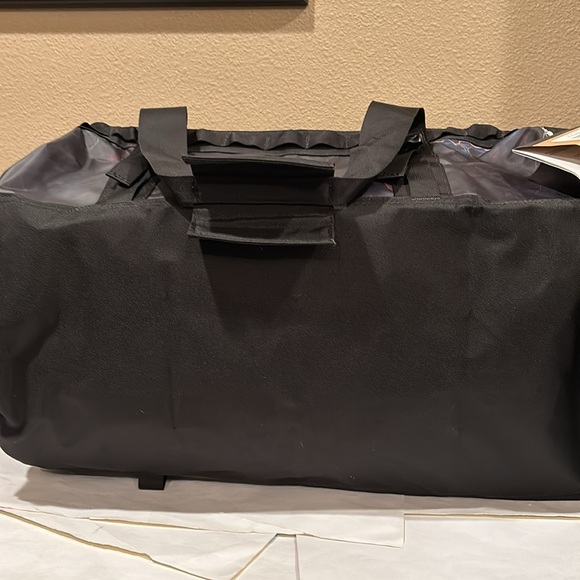The North Face Base Camp Duffel Bag Medium 71 liters Brand new w/tags. - Picture 10 of 16